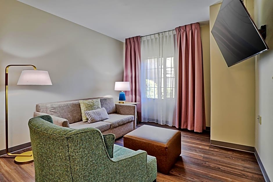 Staybridge Suites - Albuquerque Airport By IHG