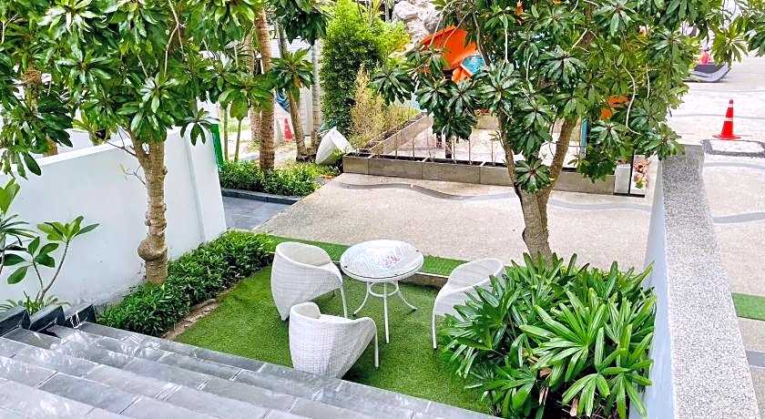 Club Royal Wongamat by Pattaya Sunny Rentals