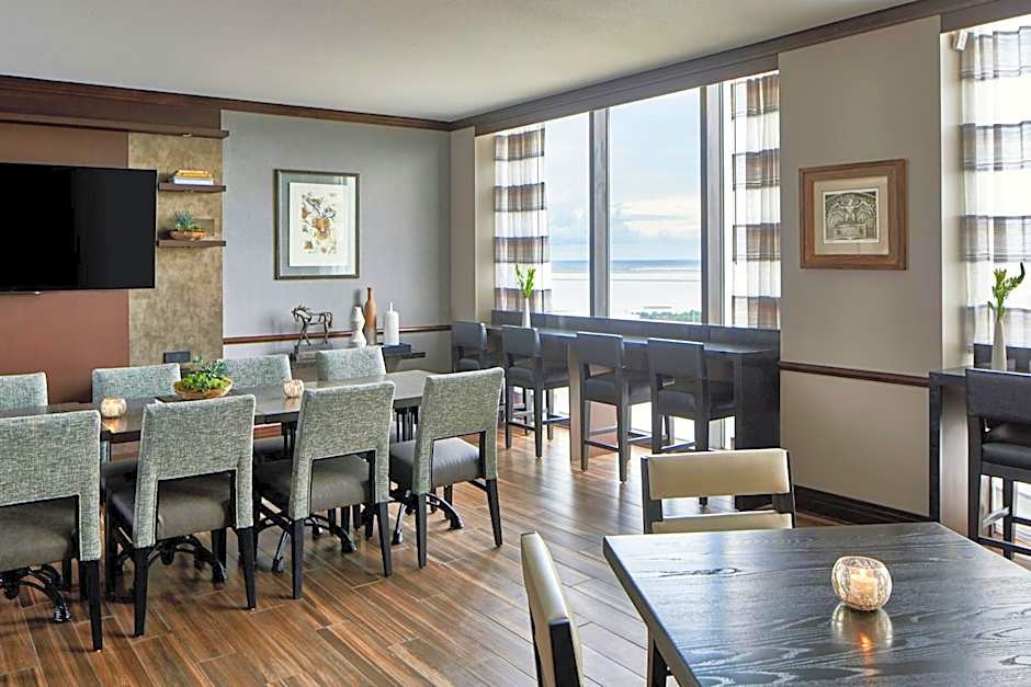 Renaissance Mobile Riverview Plaza Hotel