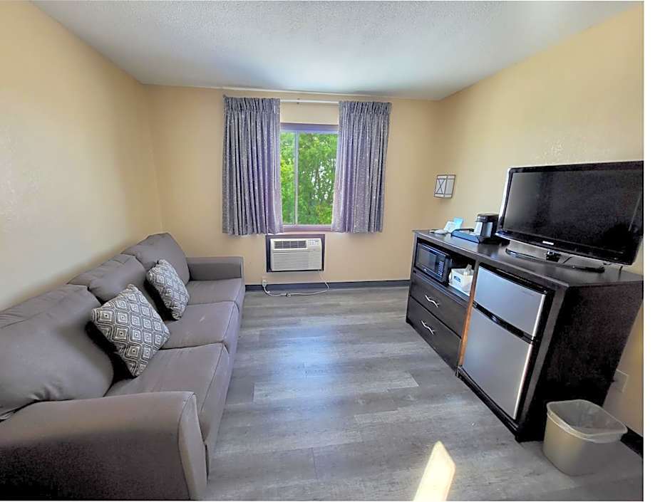 Howard Johnson by Wyndham Waterloo/Cedar Falls