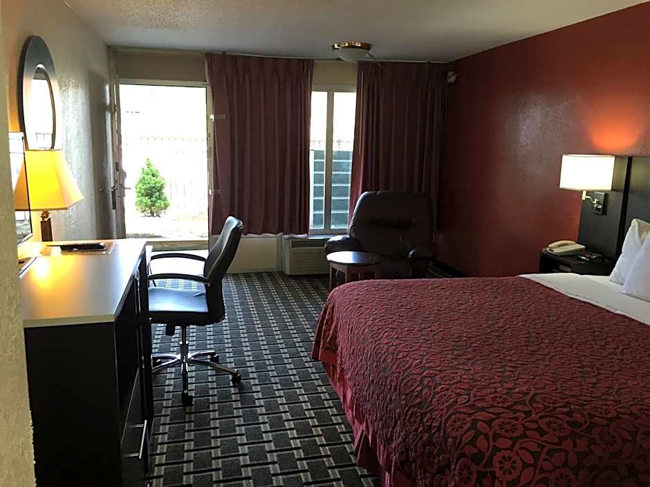 Days Inn by Wyndham Cullman