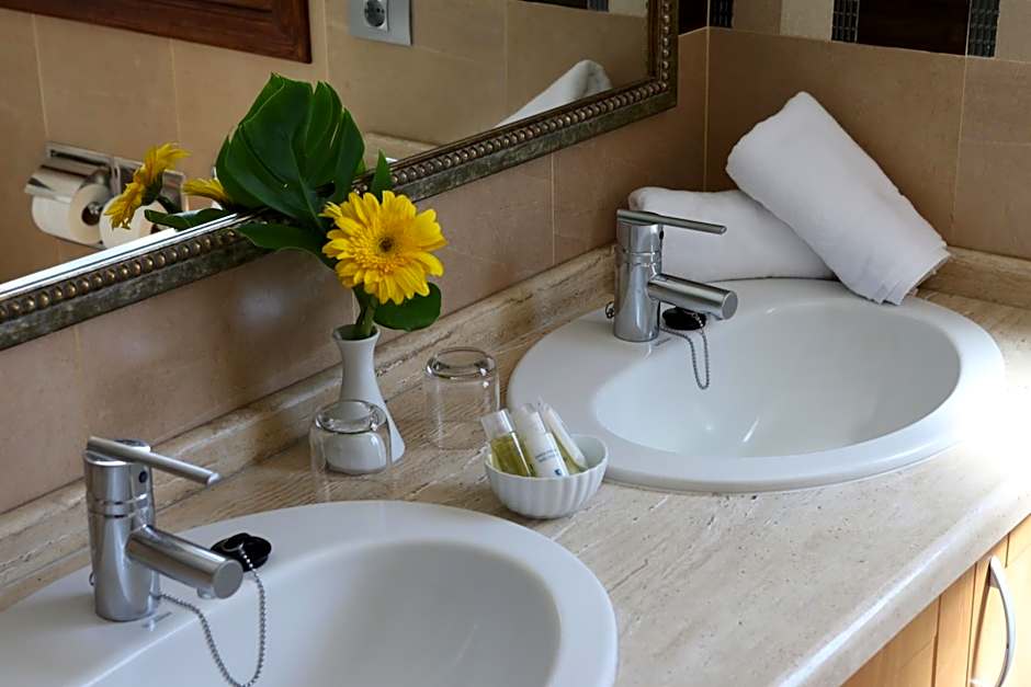 The Suites at Beverly Hills