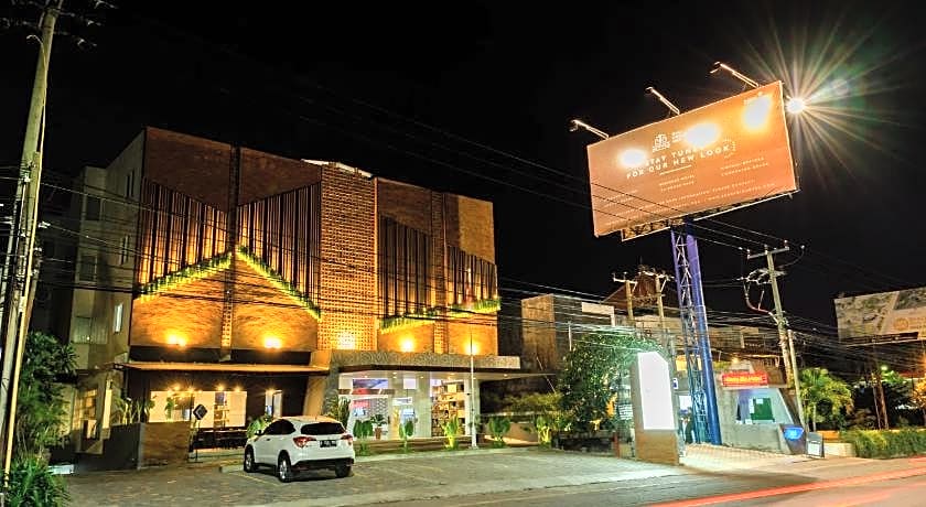 Berry Biz Hotel