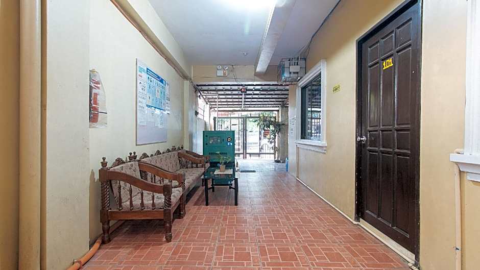 CM Apartelle Iloilo International Airport by RedDoorz