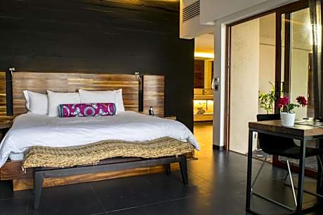 King Room with Lake View