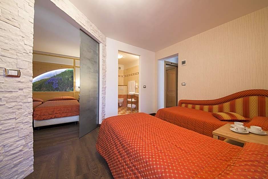 Photo 1 of 14 of Quadruple Room