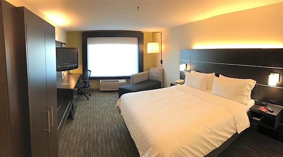 Holiday Inn Express & Suites Tracy By IHG