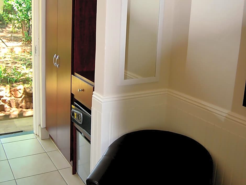 Safari Hotel & Convention Centre