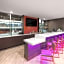 Hawthorn Inn & Suites by Wyndham Kingwood Houston