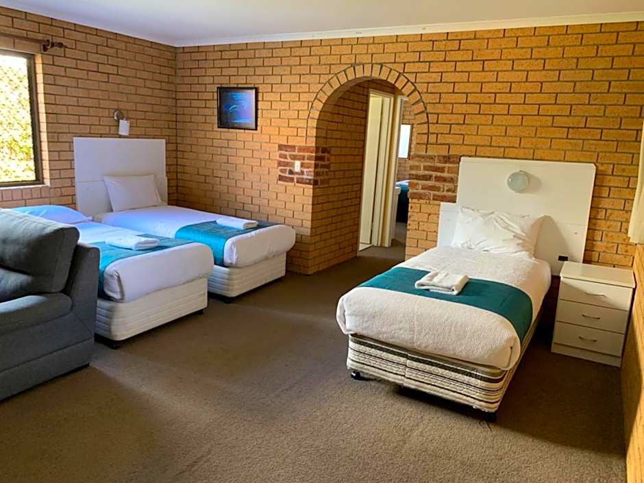 Aspley Pioneer Motel