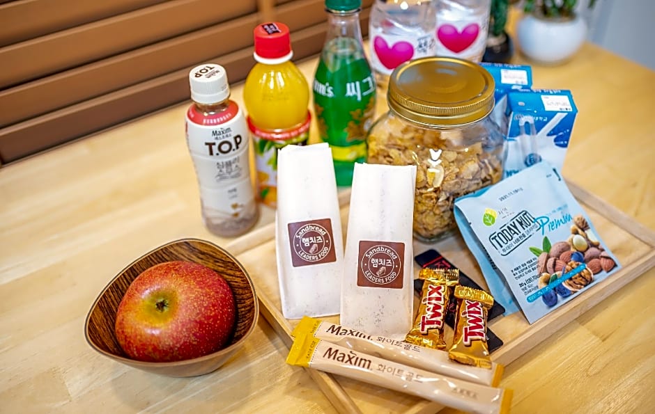 Whales Dream Pension