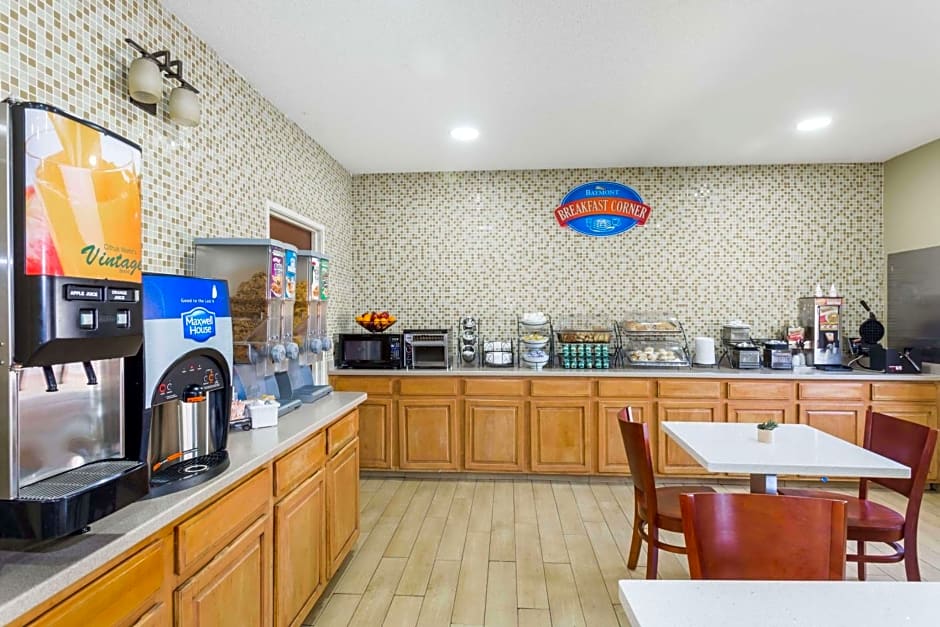 Baymont by Wyndham Savannah/Garden City