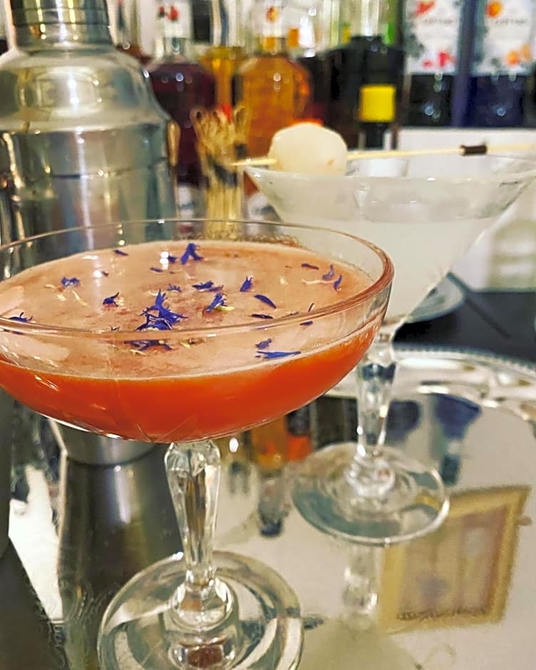 Sans Souci Bed and Breakfast Luxe Heated Pool and Restaurant