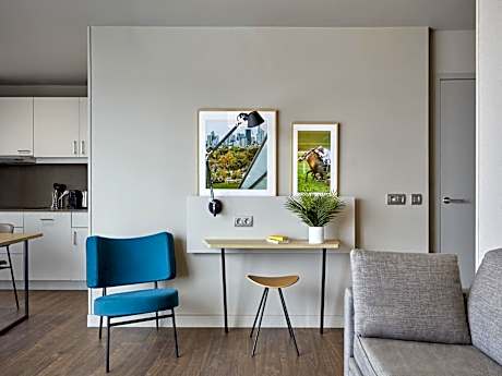 Superior One-Bedroom Apartment with Balcony (4 Adults)