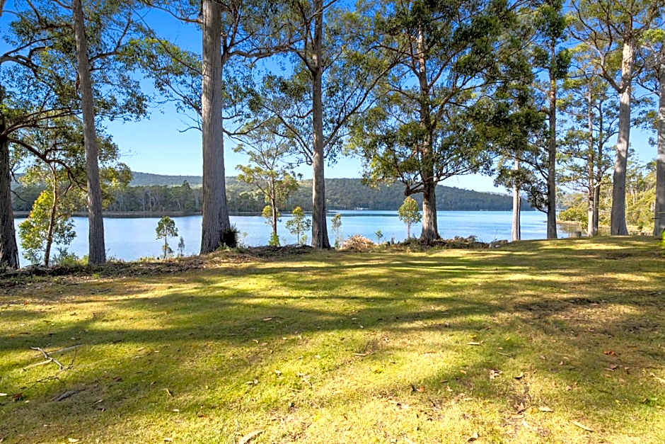 The Fox and Hounds Historic Hotel