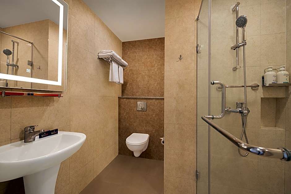 Ginger Mumbai, Andheri East