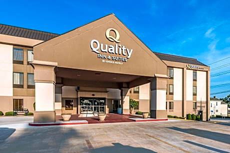 Quality Inn & Suites Quincy - Downtown