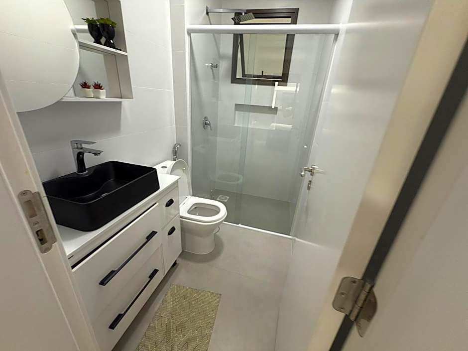 Cód 87 - Apartamento a 150 metros do mar!