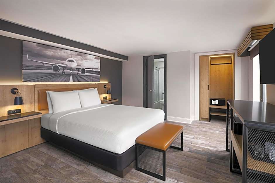 Aiden by Best Western Newark Airport