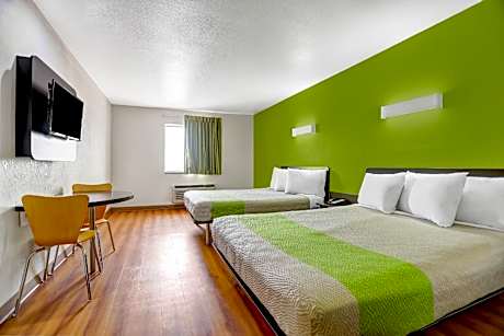 2 Queen Beds | Mobil Access Tub Nsmk Micfridg