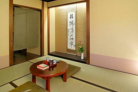 Japanese-Style Standard Twin Room with Private Bathroom