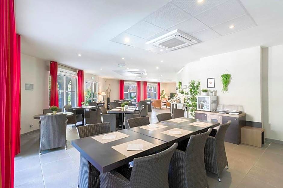 Park & Suites Village Aix-Le Rousset