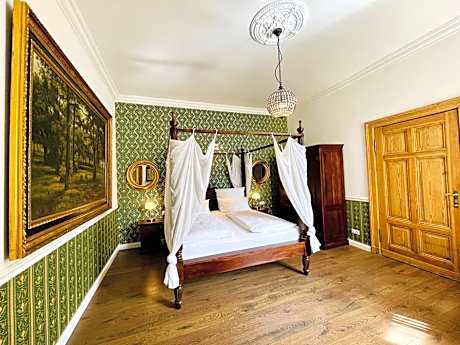 Large Double Room with Garden View