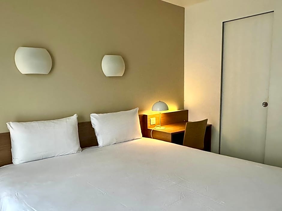 CAMPANILE PARIS 12 - Bercy Village
