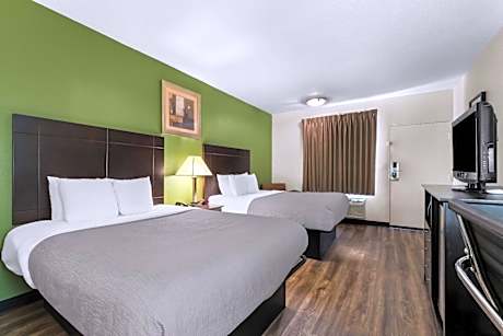 Queen Room with Two Queen Beds - Accessible/Non-Smoking
