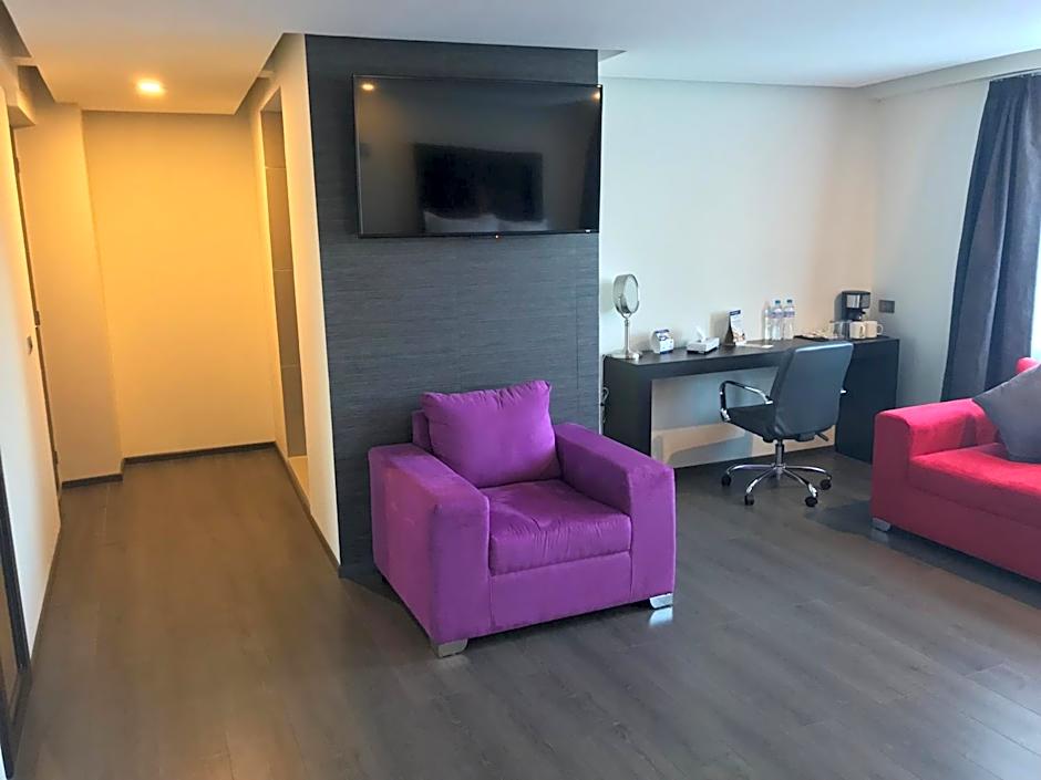 Best Western Plus Metepec & Suites