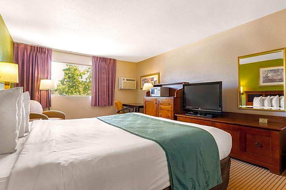 Rodeway Inn Auburn- Foresthill