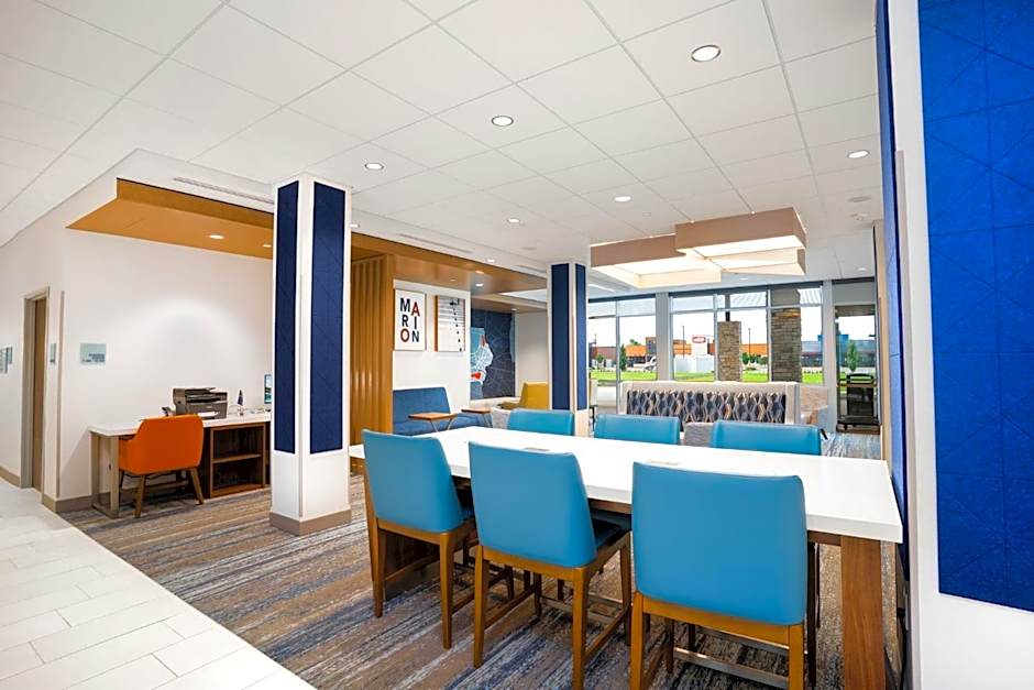 Holiday Inn Express & Suites Cedar Rapids NW - Marion By IHG