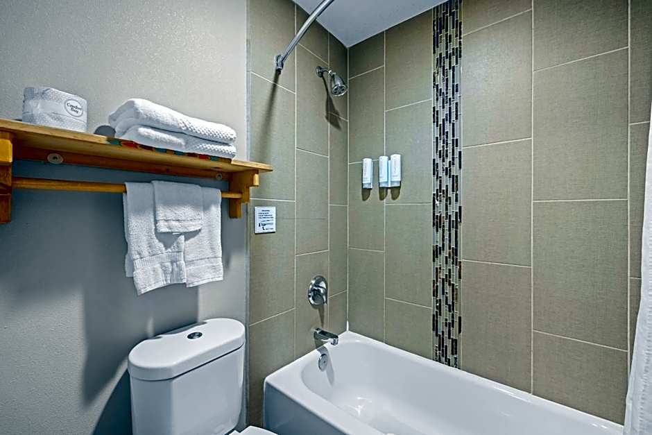 Econo Lodge Inn & Suites Santa Fe South