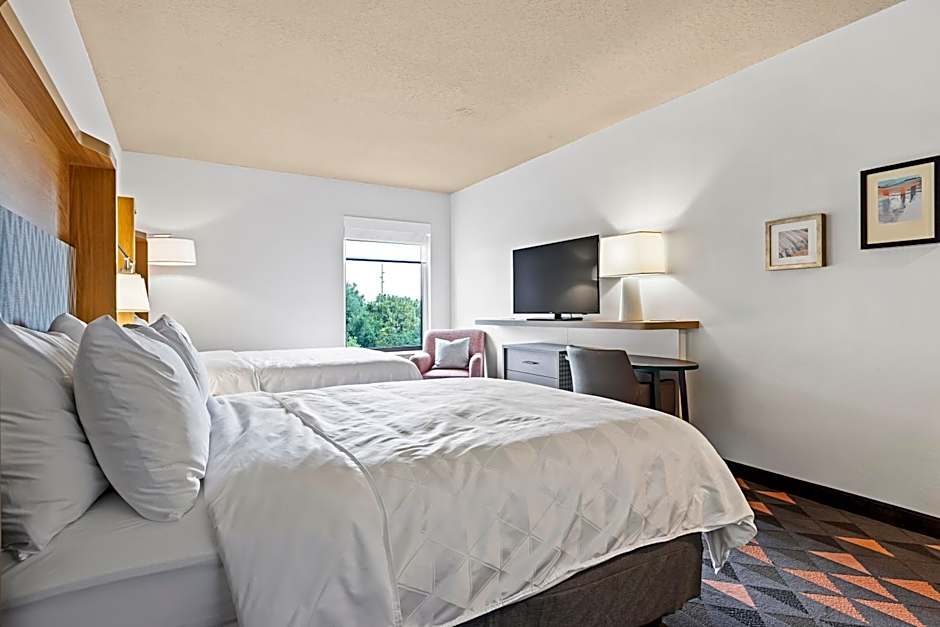 Holiday Inn St. Petersburg West By IHG