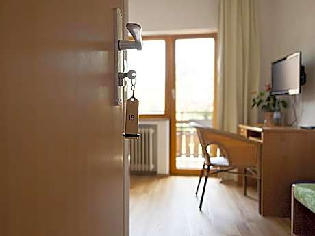 Standard Single Room with Shower