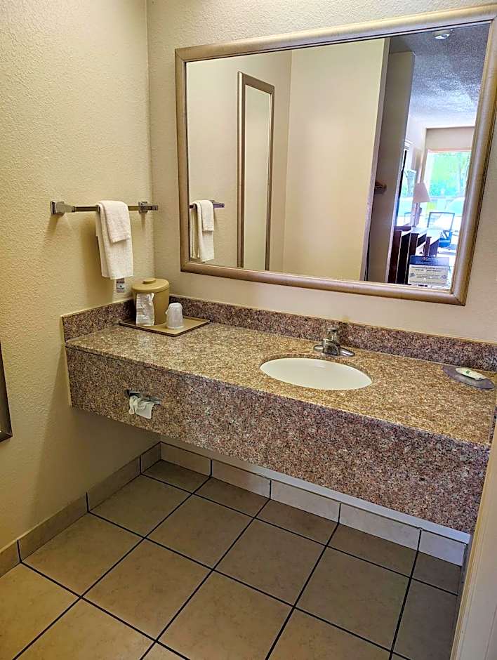 The Riverstone Hotel