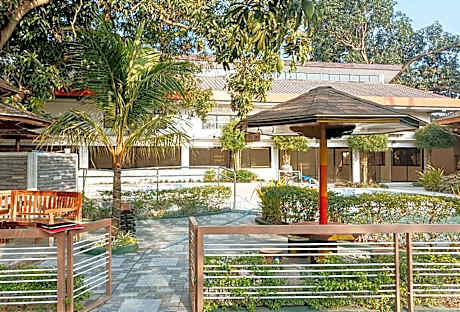 RedDoorz @ Covelandia Garden Resort Nueva Ecija