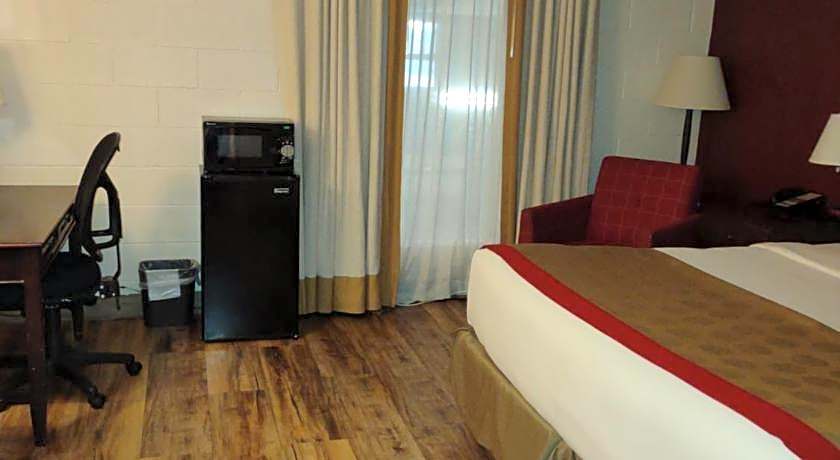 Ramada by Wyndham Albert Lea