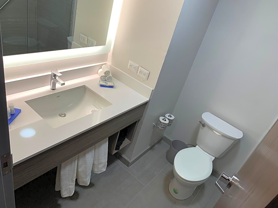 Holiday Inn Express Guadalajara Vallarta Poniente By IHG