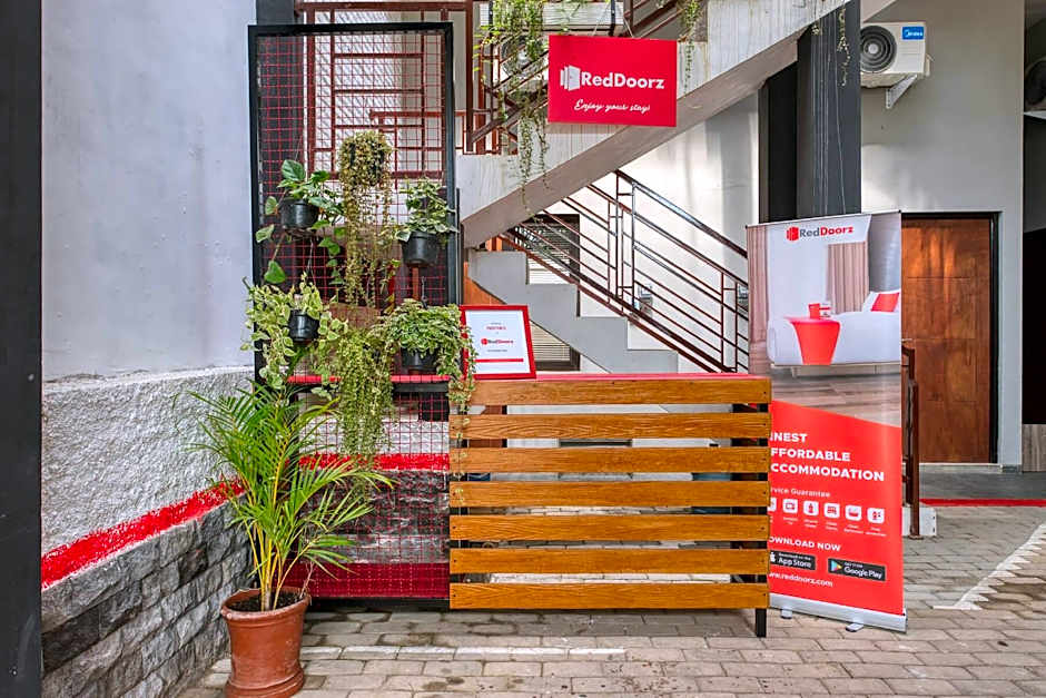 RedDoorz Syariah @ Jl. Cengger Ayam Dalam