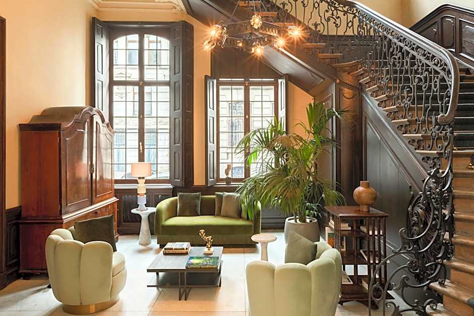 Sapphire House Antwerp, Autograph Collection