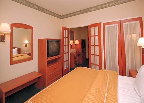 Comfort Suites Park Central