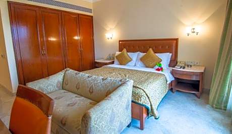 03 Bedroom Apartment (Enjoy Happy Hours with 1+1 offer on Alcoholic Beverages, Soft Beverages)