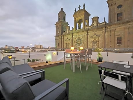 Santa Ana Suite & Rooms