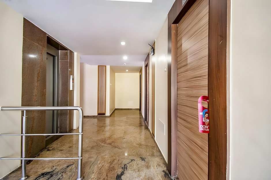 FabHotel Jansi Deluxe - Nr. Gandhipuram Bus stand