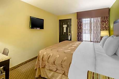 King Room - Accessible/Non-Smoking