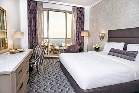 City View Room with Lounge access - Twin Beds