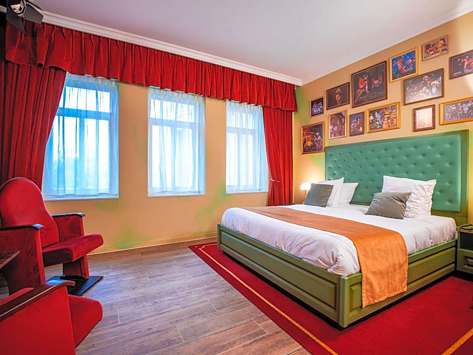 Theater Hotel