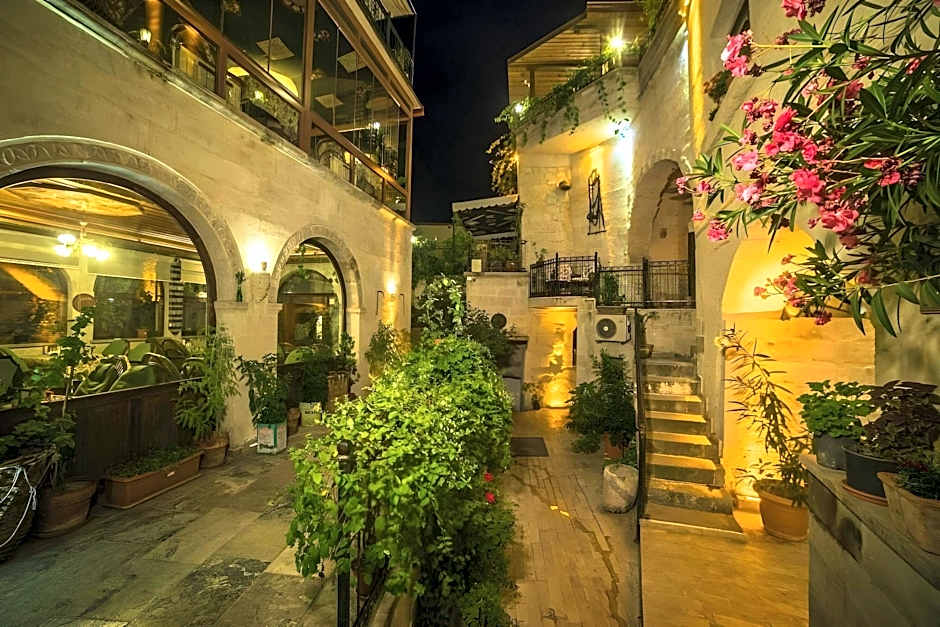 Hidden Cave Hotel