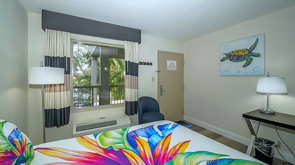 All-New, Private, Huge TV, Heated Pool, Tiki Bar